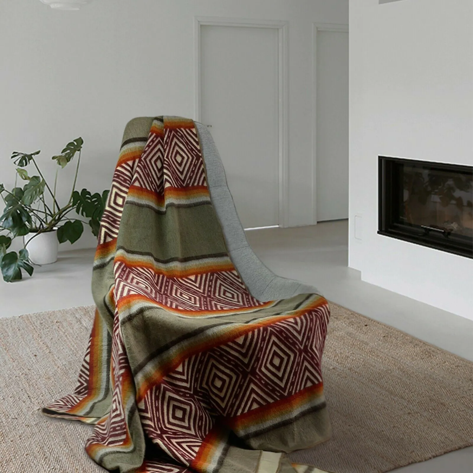 Cuchipamba - Baby Alpaca Blanket - Extra Large - Reversible Aztec Pattern - gray-burgundy