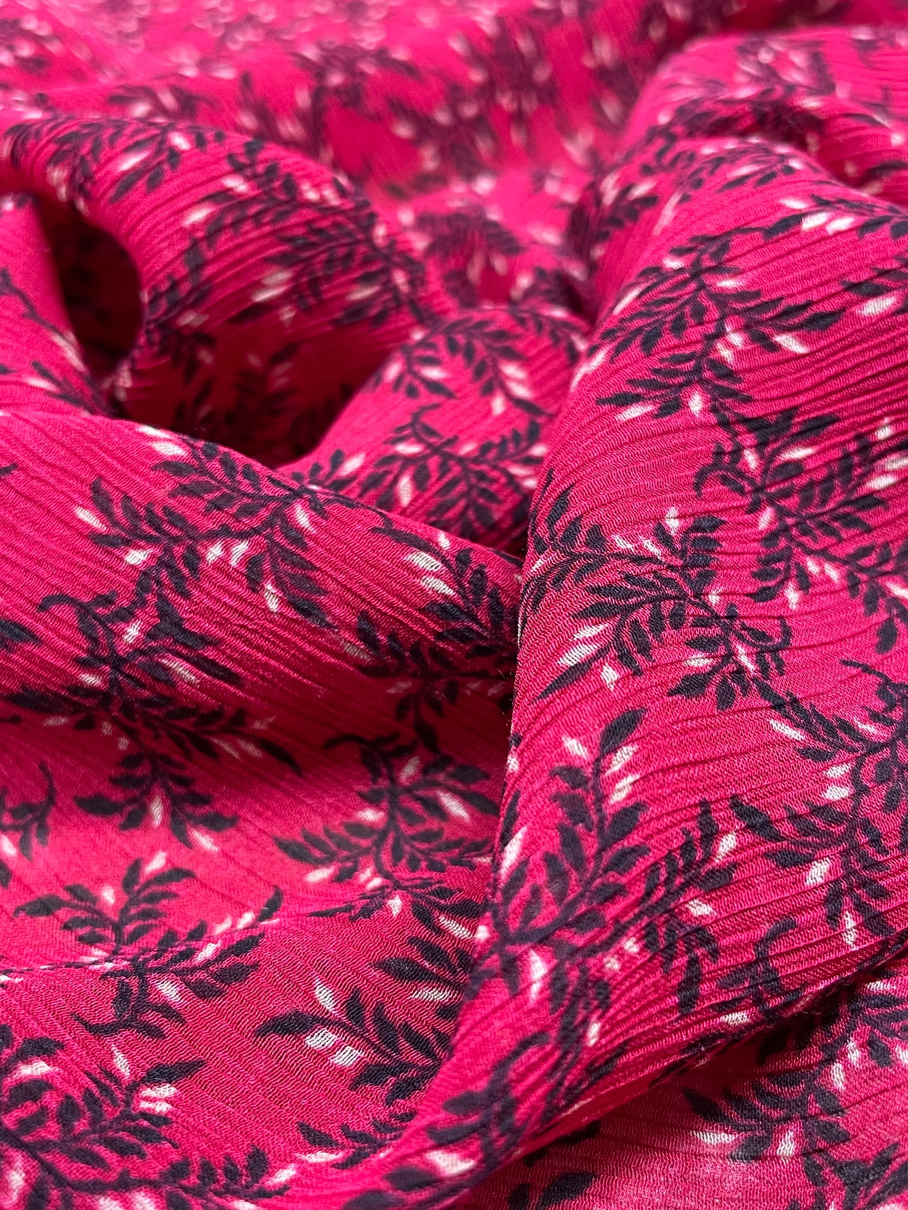 S-7643W DITSY FLORAL PRINT SILK VISCOSE CREPON. ITALY