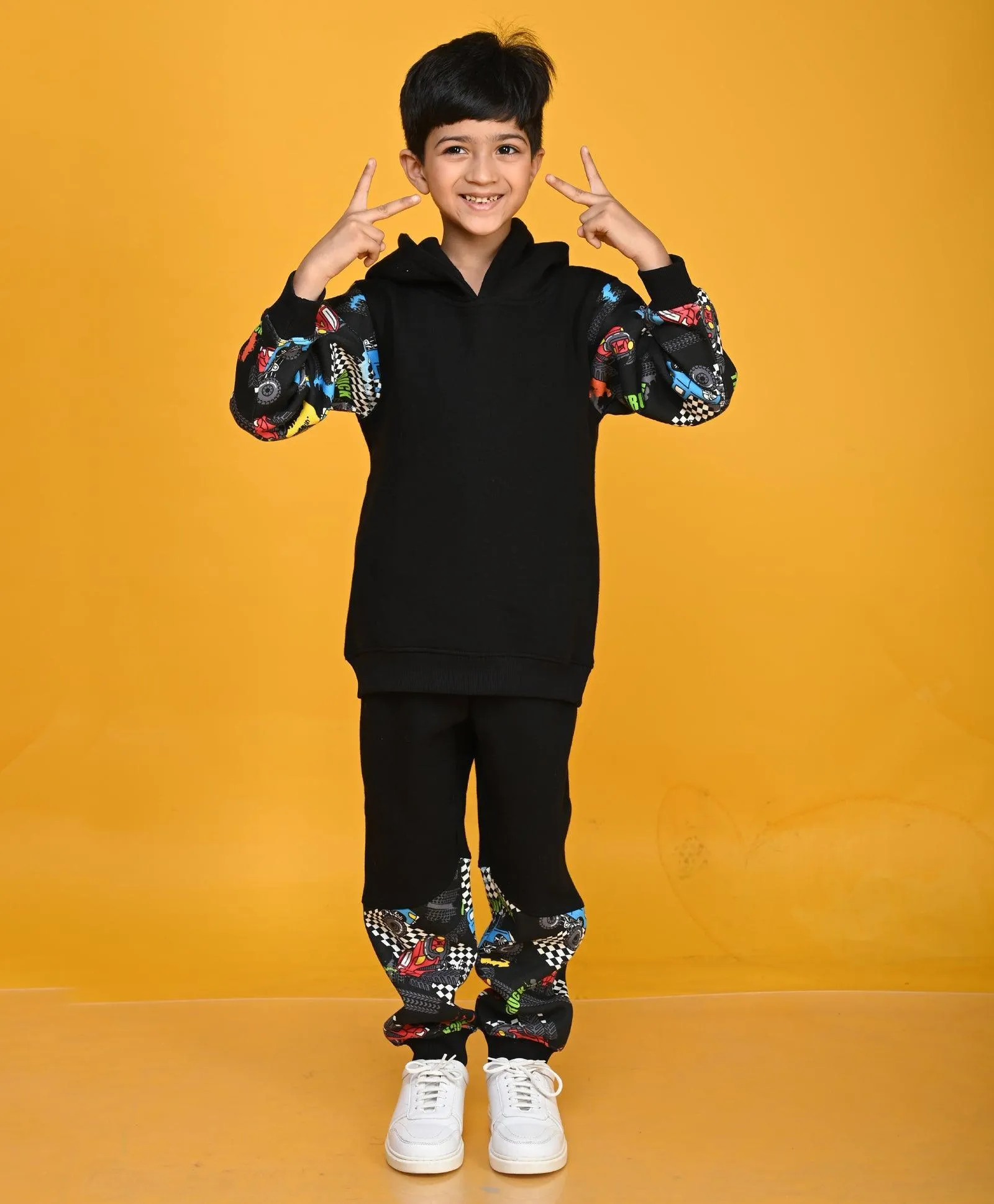 TRUCK BLACK COLOR BLOCK BOYS HOODIE JOGGER SET - BLACK